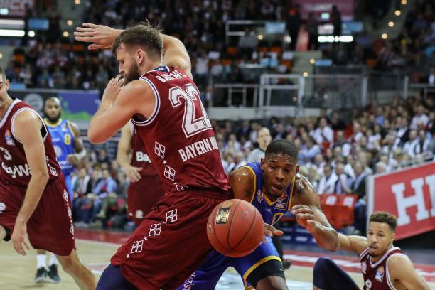 足坛本赛季 足坛本赛季