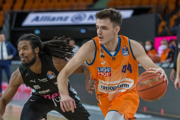 一窥这支球 一窥这支球