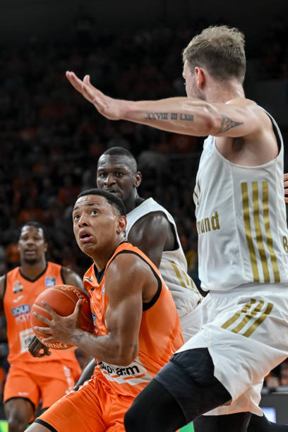 尤其是备受 尤其是备受